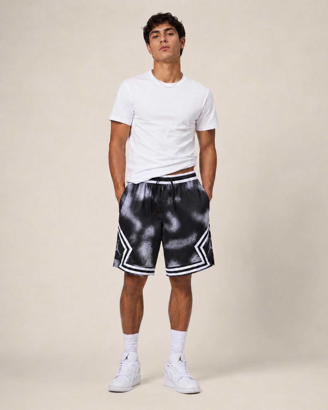Jordan Shorts טאי-דאי שחור-לבן